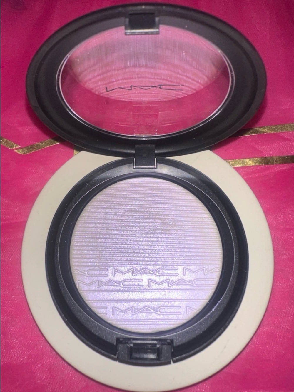 MAC Soft Frost Extra Dimension Skinfinish